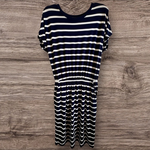 Banana Republic Dresses & Skirts - Banana Republic Petite Navy & White Striped Midi Dress
Size: Small Petite (SP)